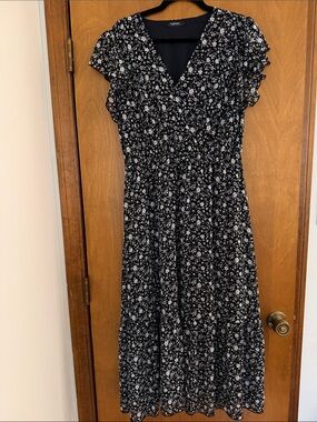 Black Floral V-Neck Maxi Dress with Flutter Sleeves